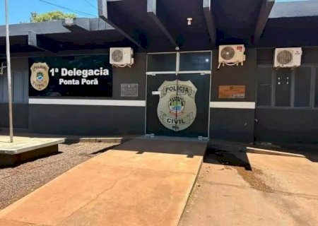 Motorista suspeito de atropelar e matar a esposa se apresenta à polícia