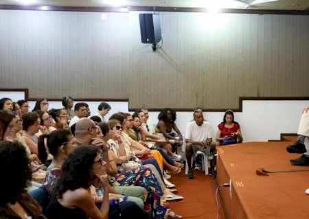 Memória é fundamental na literatura, diz escritor Milton Hatoum