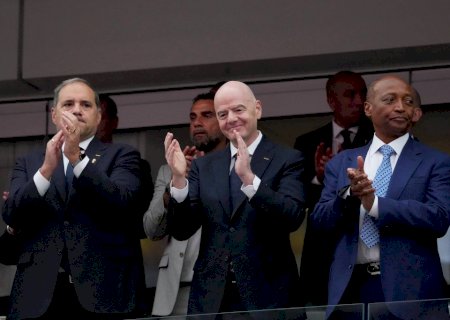 Europa, Ásia e Concacaf formam bloco de 136 votos contra Infantino, que conta com dissidentes
