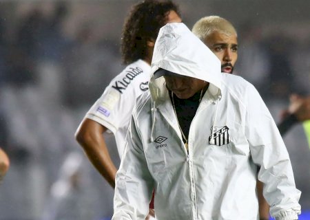 Elenco curto e transfer ban: Cuca desabafa em meio à crise e pede reforços no Santos