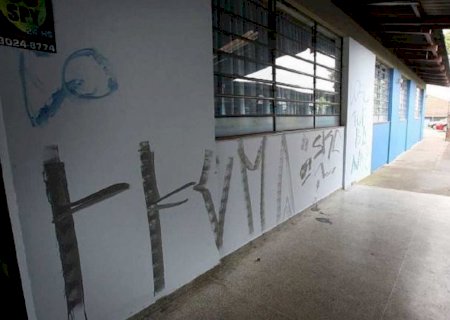 Agora é lei! Aluno que quebrar escola será obrigado a reparar dano em Campo Grande