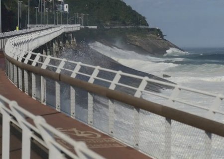 Rio de Janeiro tem aviso de ressaca; ciclovia Tim Maia é fechada