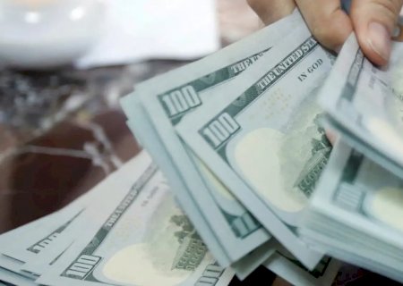 Dólar sobe e fecha perto de R$ 5,15 com aversão a risco