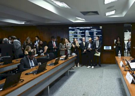 Comissão aprova MP da taxa das blusinhas: texto segue a plenários