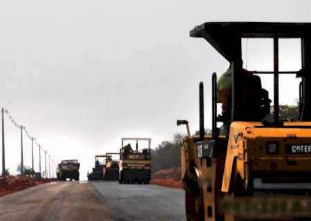 Deputado cobra reparos na MS-278 e celebra obras na região Sul