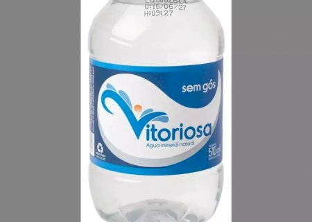 Anvisa interdita água mineral da marca Vitoriosa por conter coliformes