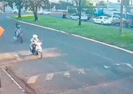 Câmera de segurança registrou acidente com mulher prensada na Avenida Gunter Hans (vídeo)