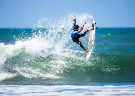 Yago Dora vence australiano de virada e vai à semifinal da etapa de Trestles da WSL