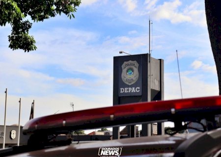 Motocicleta é furtada de calçada de residência em Dourados