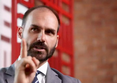 Eduardo Bolsonaro é demitido da PF por abandono de cargo