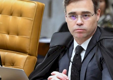 Mendonça volta a suspender multas sobre saúde mental no trabalho
