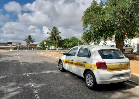 STF mantém regra que permite usar carro particular em aulas e prova para tirar CNH