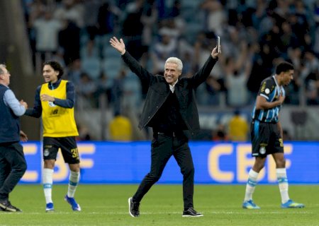 Análise: Grêmio faz do Inter freguês e dá alívio a Luís Castro com vaga na Copa do Brasil