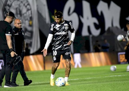 Neymar reclama do gramado da Vila Belmiro antes de Santos x Palmeiras; veja vídeo