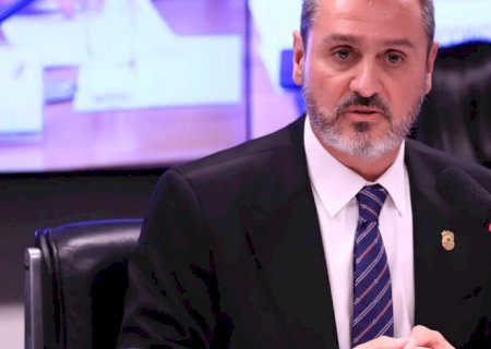 Dino determina reintegração de Andrei Rodrigues no comando da PF