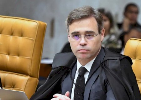 Mendonça quer levar ao plenário diálogos atribuídos a Vorcaro e Moraes