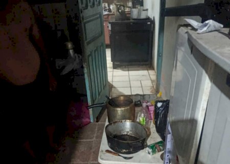 Moradora dorme com panela de pressão no fogão e casa quase pega fogo no MS