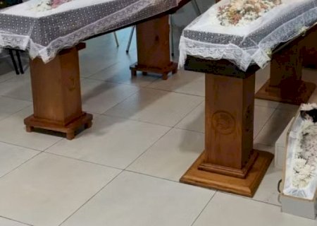 Pai, filhas e cachorrinha mortos em acidente são velados lado a lado