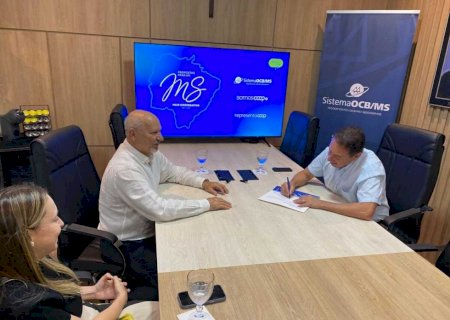 Gerson Claro assina compromisso com cooperativas e defende ampliar agroindustrialização em MS