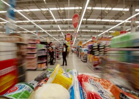 Bolsa Família é reajustado em 15%; medida vale a partir de outubro