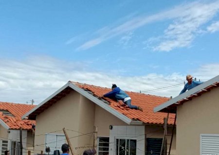 Reparos são realizados em locais afetados por temporal em Caarapó