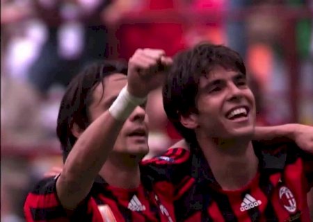 Kaká entra para o Hall da Fama do Milan e se emociona com homenagem da torcida