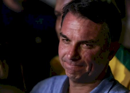 Imprensa internacional repercute fuga de Flávio Bolsonaro do Brasil