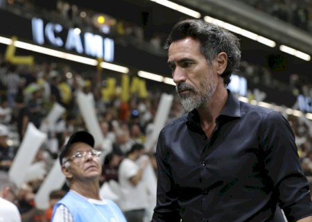 Domínguez enaltece vitória do Atlético-MG em semifinal e responde sobre volta de Fred