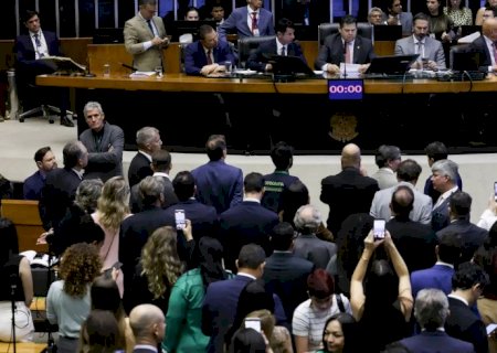 Alcolumbre marca votação da PEC pelo fim da 6x1 para quarta-feira