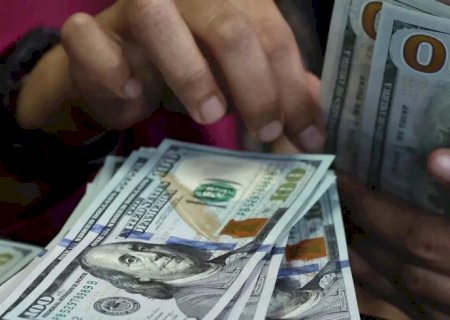 Dólar fecha a R$ 5,44 e registra maior alta semanal desde 2008