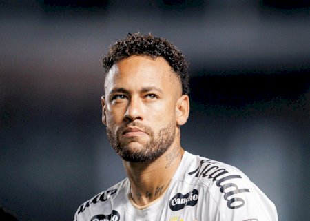 Desfalque mais uma vez, Neymar joga um a cada quatro clássicos em retorno ao Santos
