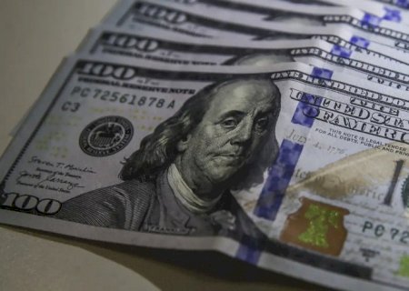Dólar volta a R$ 5 com ambiente externo e ajuste pós-eleitoral