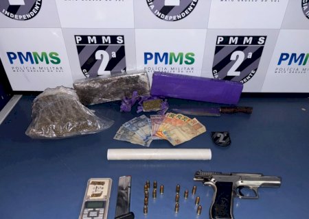 Polícia Militar de Caarapó apreende pistola 9mm de fabricação israelense, maconha e skunk após denúncia de disparos de arma de fogo.